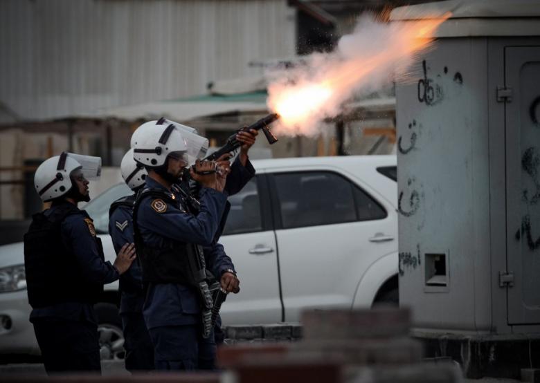 Bahraini regime forces severely attacked peaceful protestors with tear gas canister