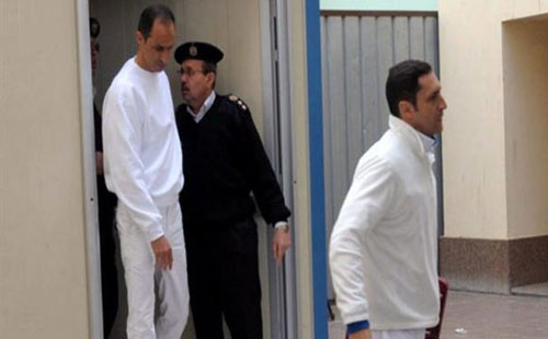 محكمة جنايات تقرر إخلاء سبيل "علاء وجمال" نجلي مبارك