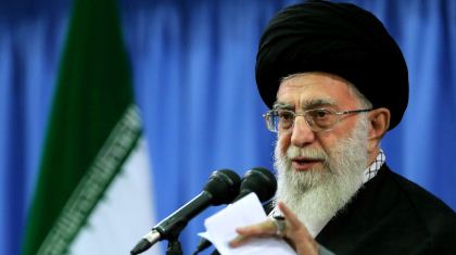 Leader iranien appelle l'université à méditer avatars mondiaux