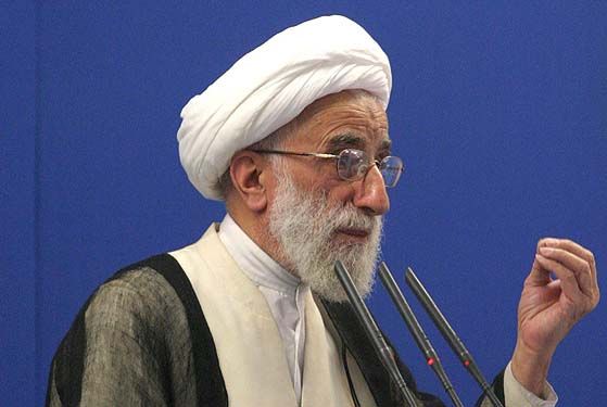 عوام انقلاب کے دفاع میں ثابت قدم ہیں: آیت اللہ جنتی