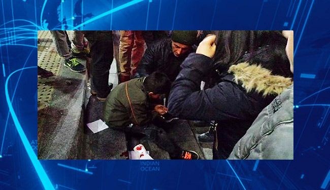 Hungriger Flüchtlingsjunge von türkischen Restaurantbesitzer zusammengeschlagne