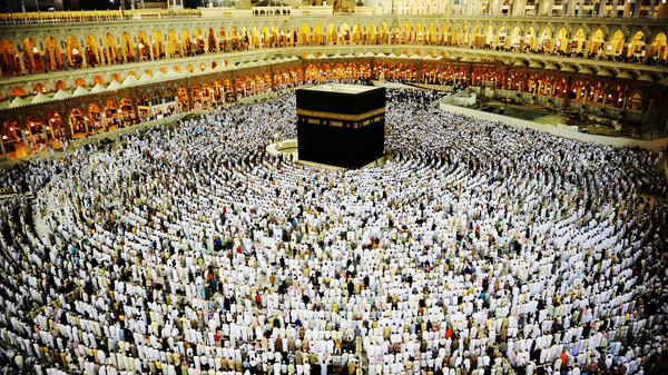 Over One Million Pilgrims in Mecca Do the Rituals