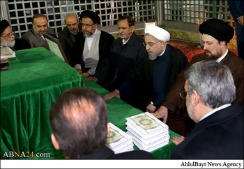تصویری رپورٹ/ صدر روحانی کی مرقد امام خمینی(رہ) پر حاضری