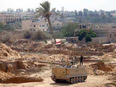 مقتل مسلحين اثنين في سيناء وانفجار عبوة كبيرة في الفيوم