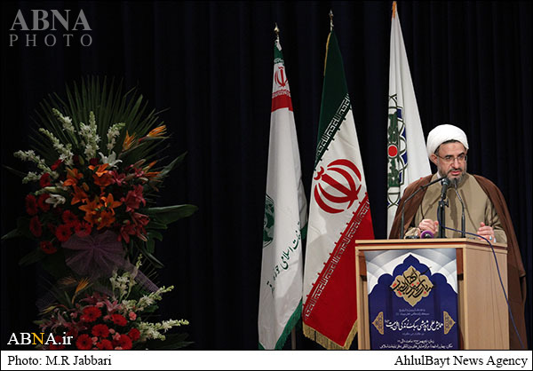 Ayatollah Araki urges Muslims to abide by God’s orders