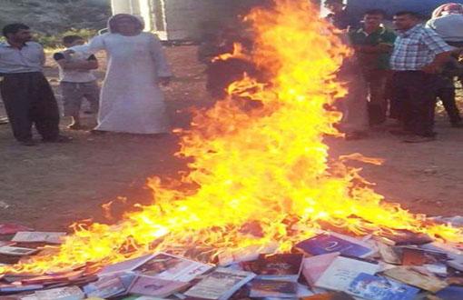 «داعش» ينهب مكتبات الموصل ويحرقها
