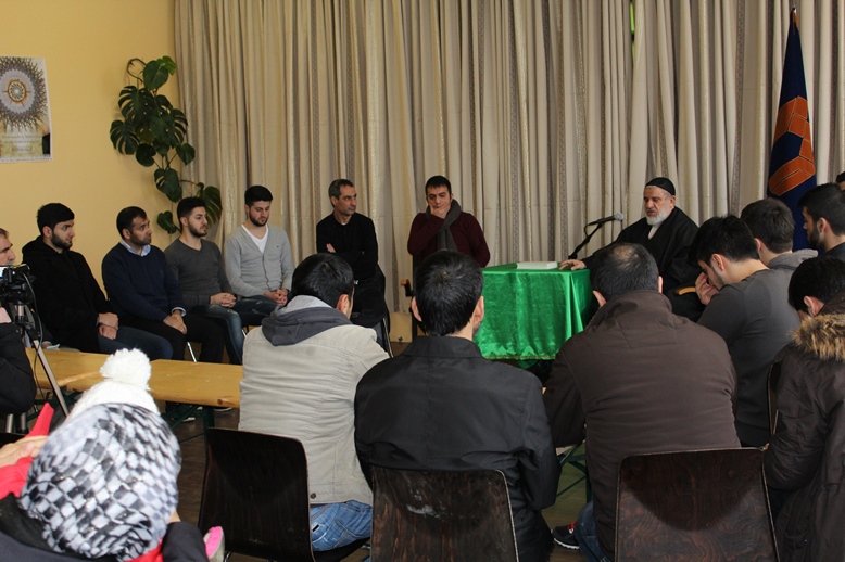 Almanya’da İmam Hamaney’in gençlere yazdığı mektup üzerine panel / Foto