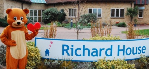14 London Mosques Raise £17,000 for Kids Charity