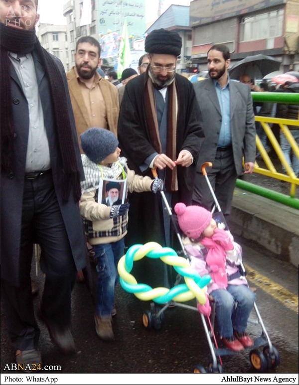 İslam inkılabı rehberinin oğlu 11 Şubat yürüyüşünde / Foto