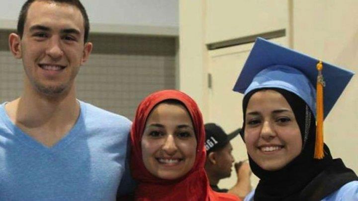  Trois étudiants musulmans assassinés sur un campus en Caroline du Nord