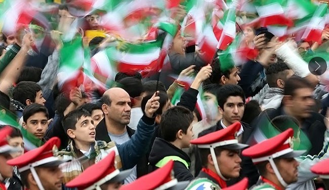 Millionen Iraner markieren den Jahrestag der Islamischen Revolution
