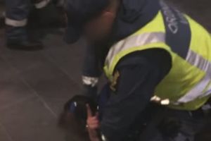  Suède: la brutalité de deux agents de sécurité à l'encontre d'un enfant musulman