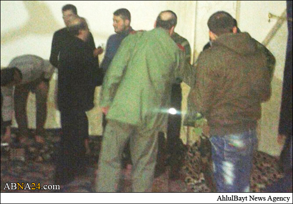 قوة من الجيش السوري تصل الى بلدة الزهراء بعد اختراق تحصينات المسلحين