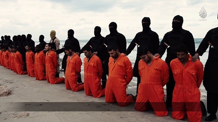 داعش يخطف 35 مسيحياً مصرياً جديداً وتحذيرات من ذبحهم في ليبيا