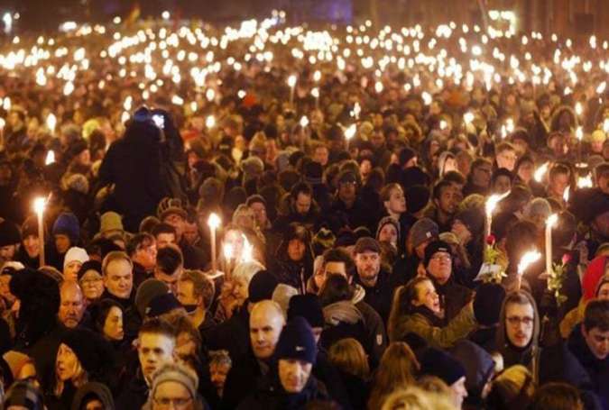 اوسلو، یہودی عبادت خانے کے گرد مسلمان انسانی ڈھال بنائیں گئے