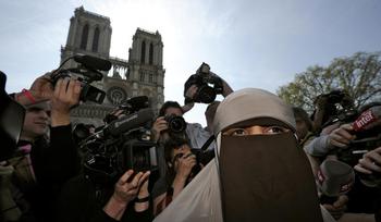80% der Angriffe auf französische Muslime gegen Frauen