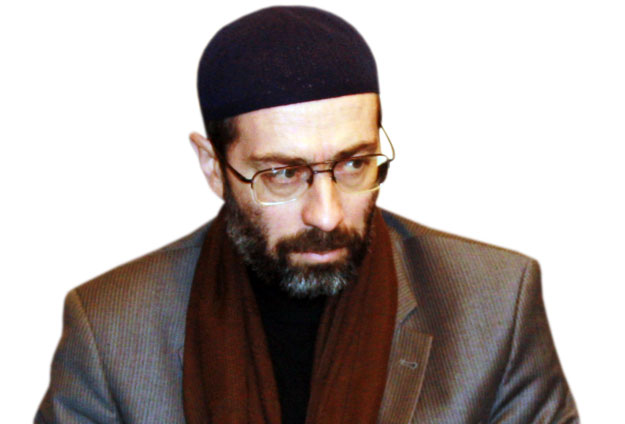 Мөвсүм Сәмәдовун һәjат jолдашы: "О, ики нәфәрлик 7 кв.м отагда сахланылыр"