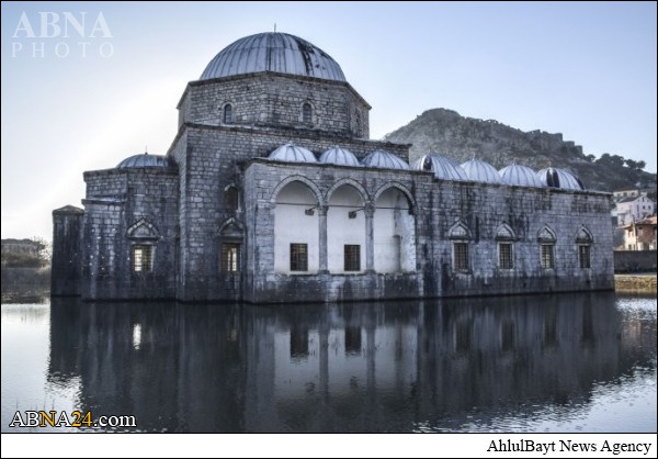 Албанија Мүсәлманларынын гәдим тарихи Мәсҹиди јенә дә суја гәрг олду – Фото