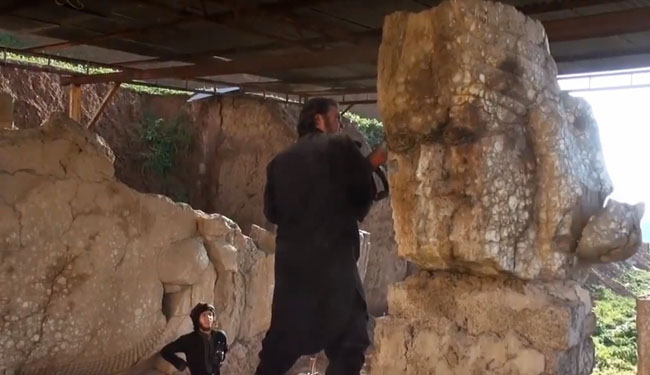 ISIS Destroyed Ancient winged-bull Assyrian Artifact in Mosul+ Photo