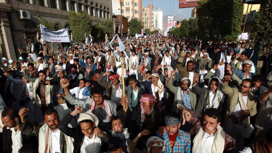 “Cientos de Yemeníes han Salido a las Calles para Expresar su Apoyo al Movimiento Popular Ansarolá”