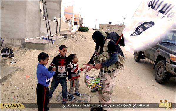 Photo: ISIS deceiving children by distributing sweet candies in Benghazi of Libya