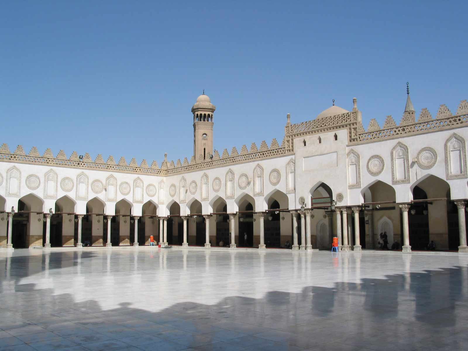 الأزهر يشن هجوما على داعش ويصفهم بخوارج وبغاة ويطالب بمحاربتهم