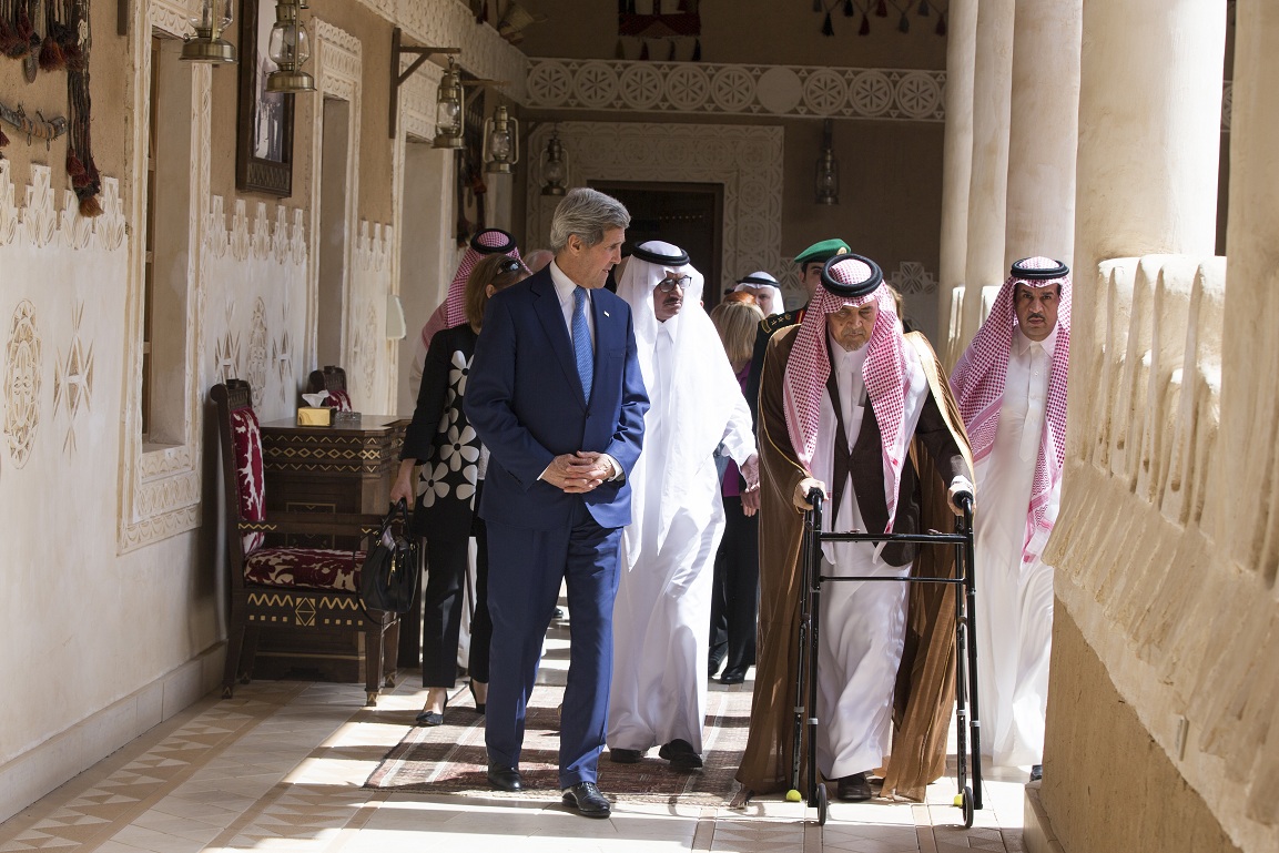 Kerry al Rey Saudí: “Papel de Irán en Iraq está Apoyado por el Gobierno y los Sunníes”