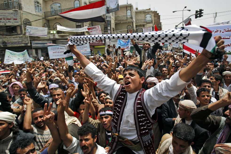 “Yemeníes Protestan Contra las Injerencias Extranjeras en su País”