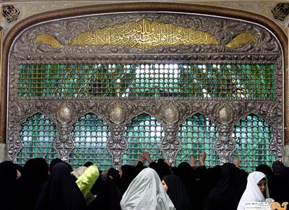 Caravan of Iraqi Martyrs’ Families Visited Razavi Holy Shrine