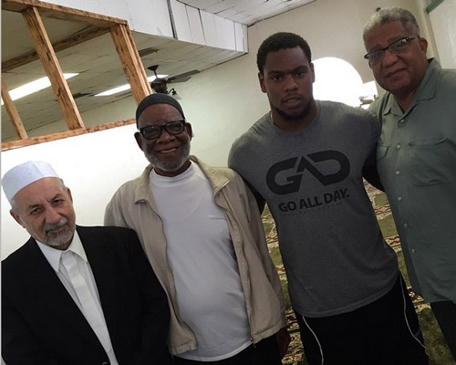 American Footballer Easley Reverts To Islam 