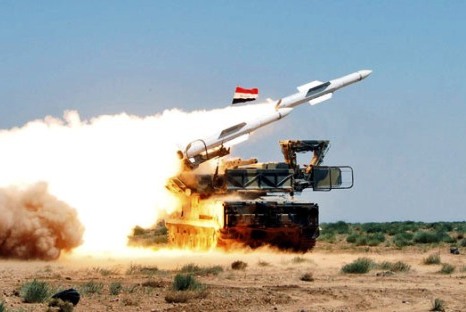 الدفاعات الجوية السورية تسقط طائرة معادية فوق اللاذقية
