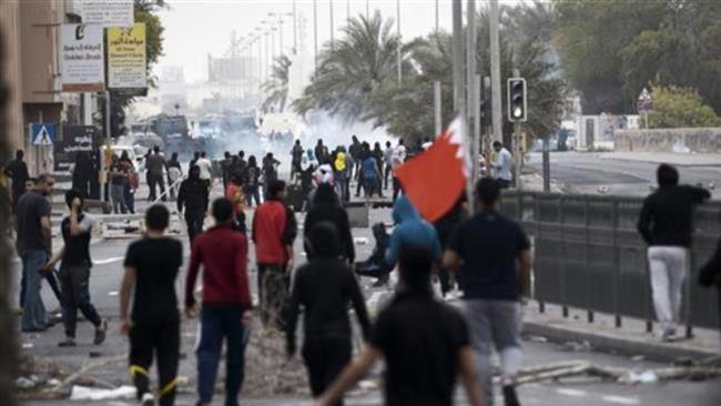 Bahraini regime forces attack hundreds of peaceful protesters