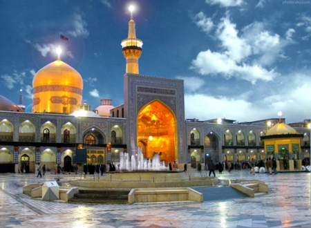 12 Christian tourists convert to Islam at Imam Reza holy shrine