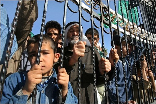 Hamas asks Arab summit to break the Gaza siege