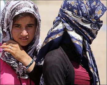 500 irakische Kurdinnen vor der ISIL gerettet