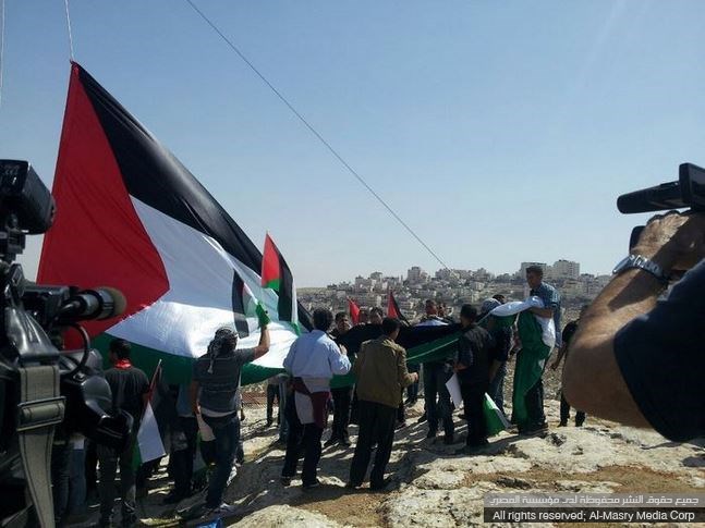 “Los Palestinos en la Ribera Occidental Aprovechan el «Día de la Tierra Palestina» para Protestar por la Ocupación israelí”