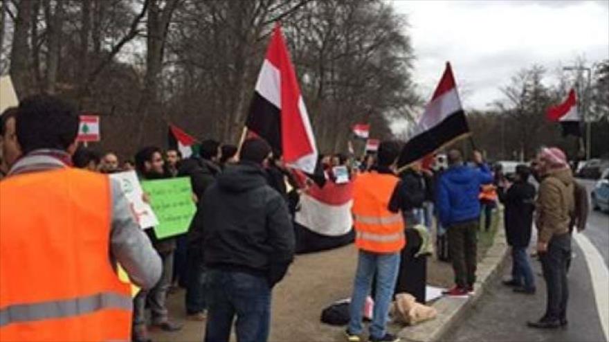 Yéménites dans britannique condamnent les attaques Saoudiens contre son pays