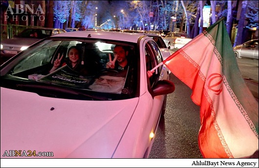 Tahran Sokakları Dün Gece / Foto