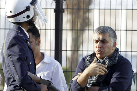"النيابة العامة البحرينية" تتهم نبيل رجب بنشر صور عن حرب اليمن تضمنت تعريضاً بالإجراءات العسكرية