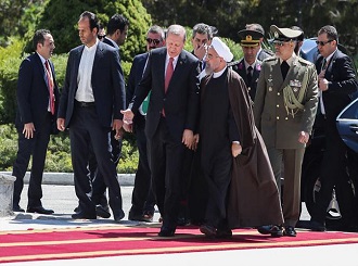 Erdoğan’ın önüne kırmızı halı sermek İran diplomasisi için büyük ayıp 