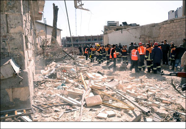 مسلحون يستهدفون مباني مدنية في حلب ومقتل العشرات