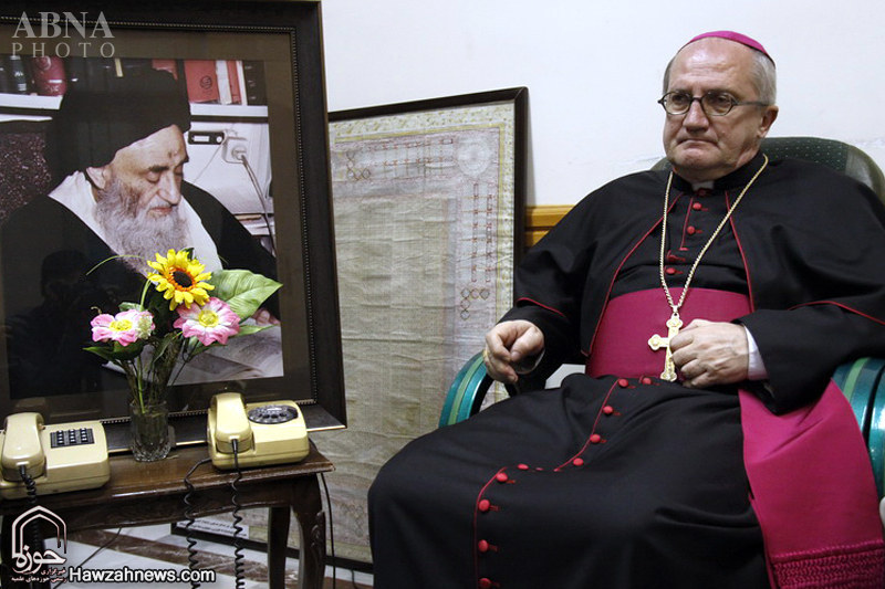 Visita del Presidente de la Universidad de Lateranense del Vaticano a la Biblioteca de Ayatulá Ma'rashi Nayafí en Qom, Irán