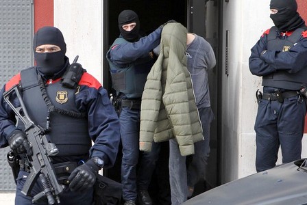 اعتقال فرنسية موالية لـ"داعش" كانت تعتزم القيام بعمل "إرهابي"