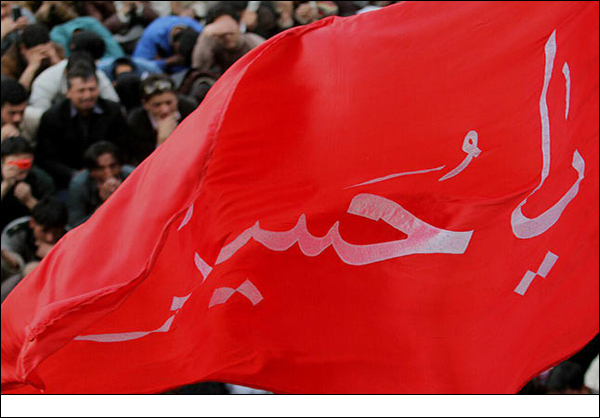 صور / رفع راية قبة الإمام الحسين (ع) في  مدينة سكاردو الباكستانية 