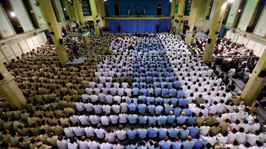 Chef de l'Iran : nous est qui menace le monde avec leur interférence