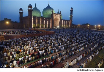یمن پر سعودی یلغار، امام کعبہ کا دورہ پاکستان! + تصاویر