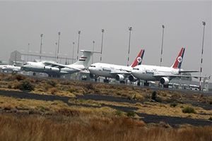  सऊदी विमानों ने सनआ हवाई अड्डे पर बमबारी की 