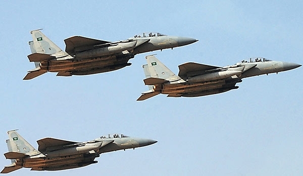 Saudi warplanes target main TV station in Yemen