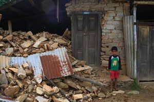  नेपालः निरंतर बढ़ती मृतकों की संख्या, धीमे राहत कार्य पर आक्रोश 
