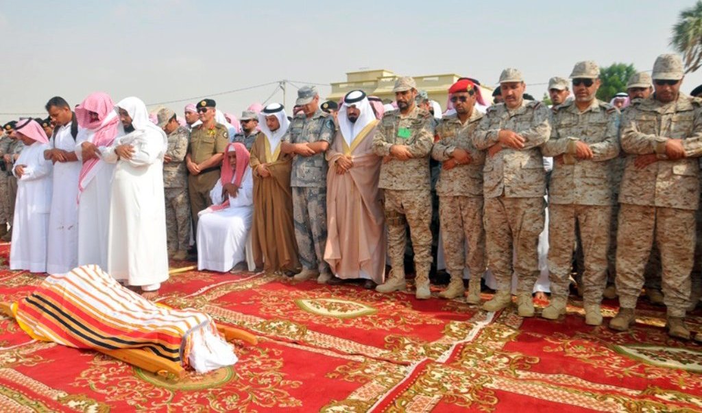مقتل 12 عسكرياً سعودياً في الهجوم الحدودي مع اليمن واعطاب جرافتين وغنم كميات من الأسلحة